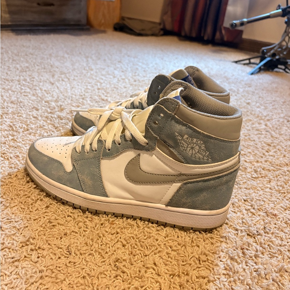 Air Jordan 1 High “hyper royal” size 9.5  Sneakers